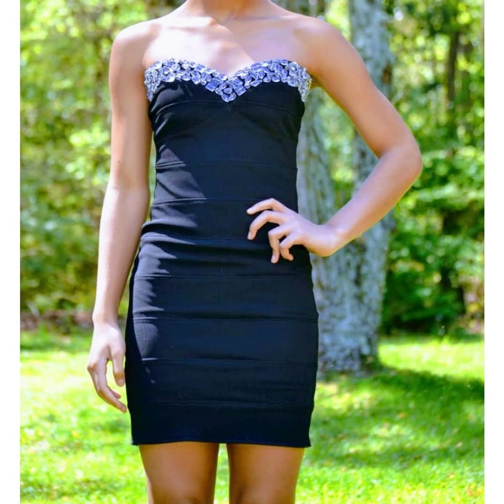 Forever 21 | Black Bodycon Bandage Strapless Dress